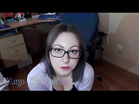 ❤️ Ragazza sexy con gli occhiali succhia il dildo profondamente sulla macchina fotografica ❤❌ Porno russoal it.mysexgamer.ru ❌❤